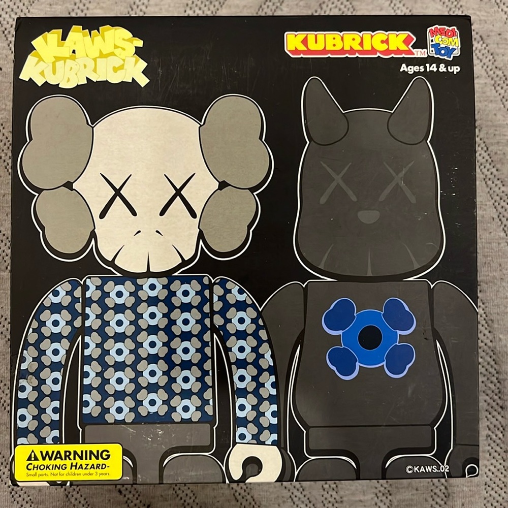 KAWS BUSTOP KUBRICK MEDICOM TOY
